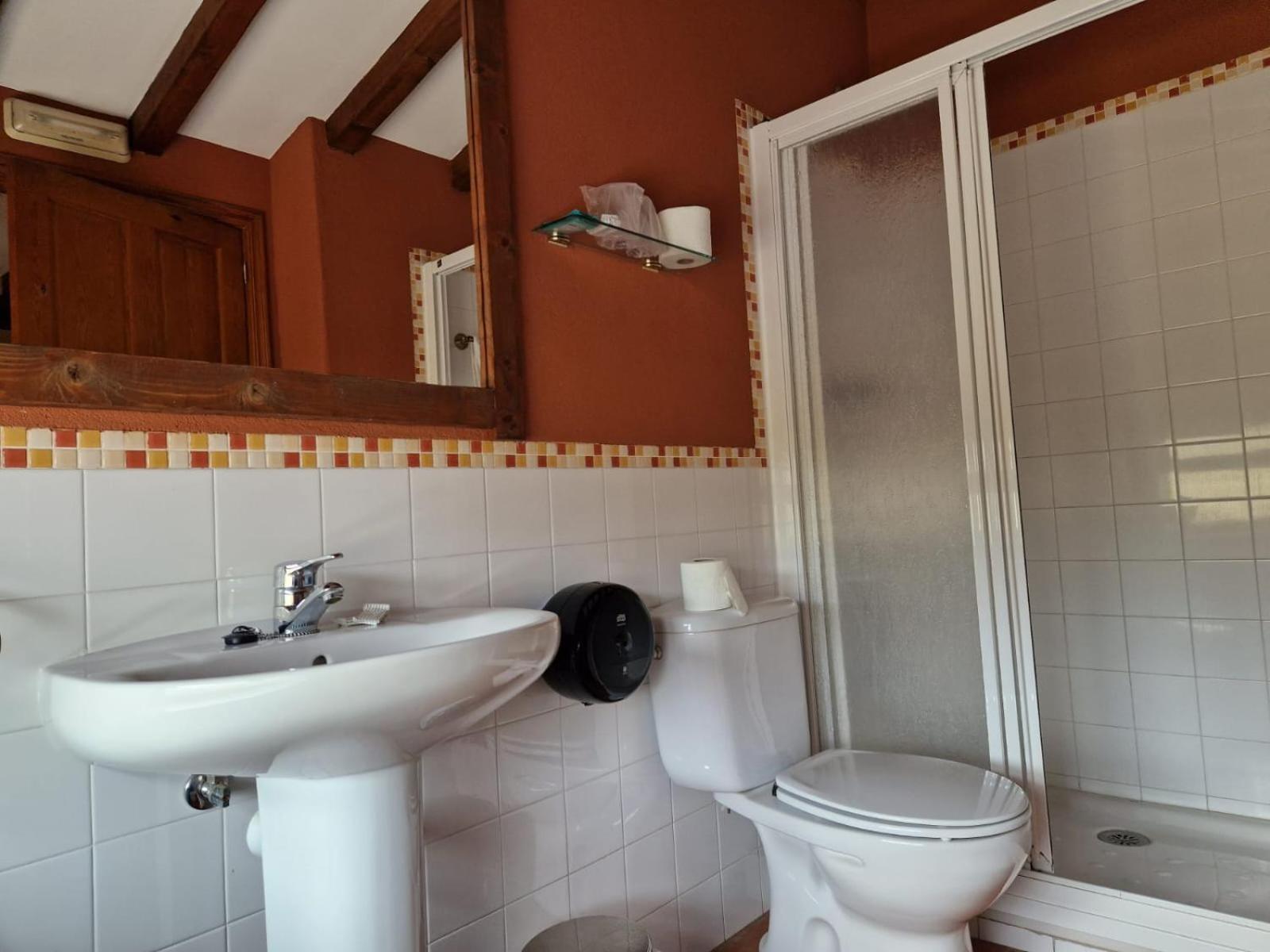 אורופסה Hostal La Plata מראה חיצוני תמונה