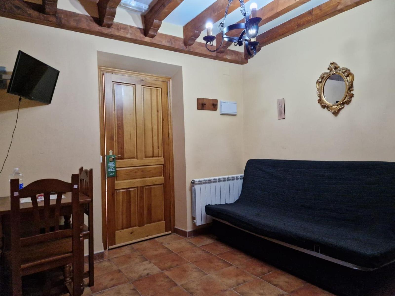 אורופסה Hostal La Plata מראה חיצוני תמונה