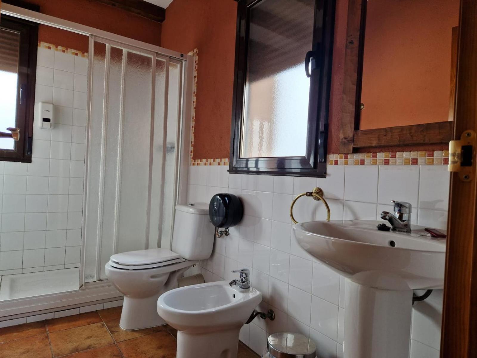 אורופסה Hostal La Plata מראה חיצוני תמונה